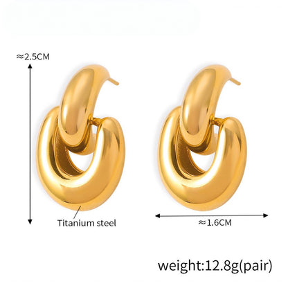 Aretes Q Dorados